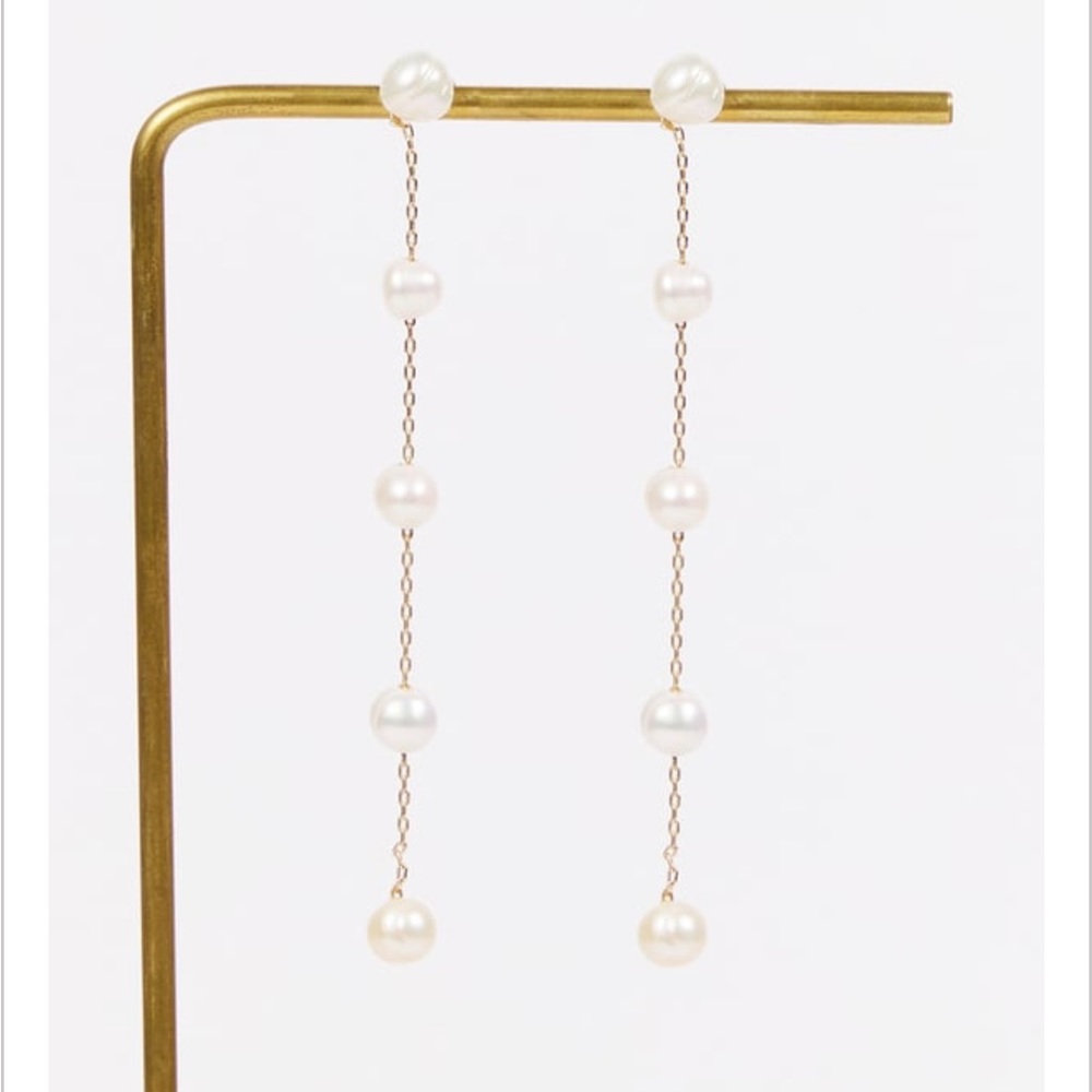 Dangle Pearl and Gold earrings